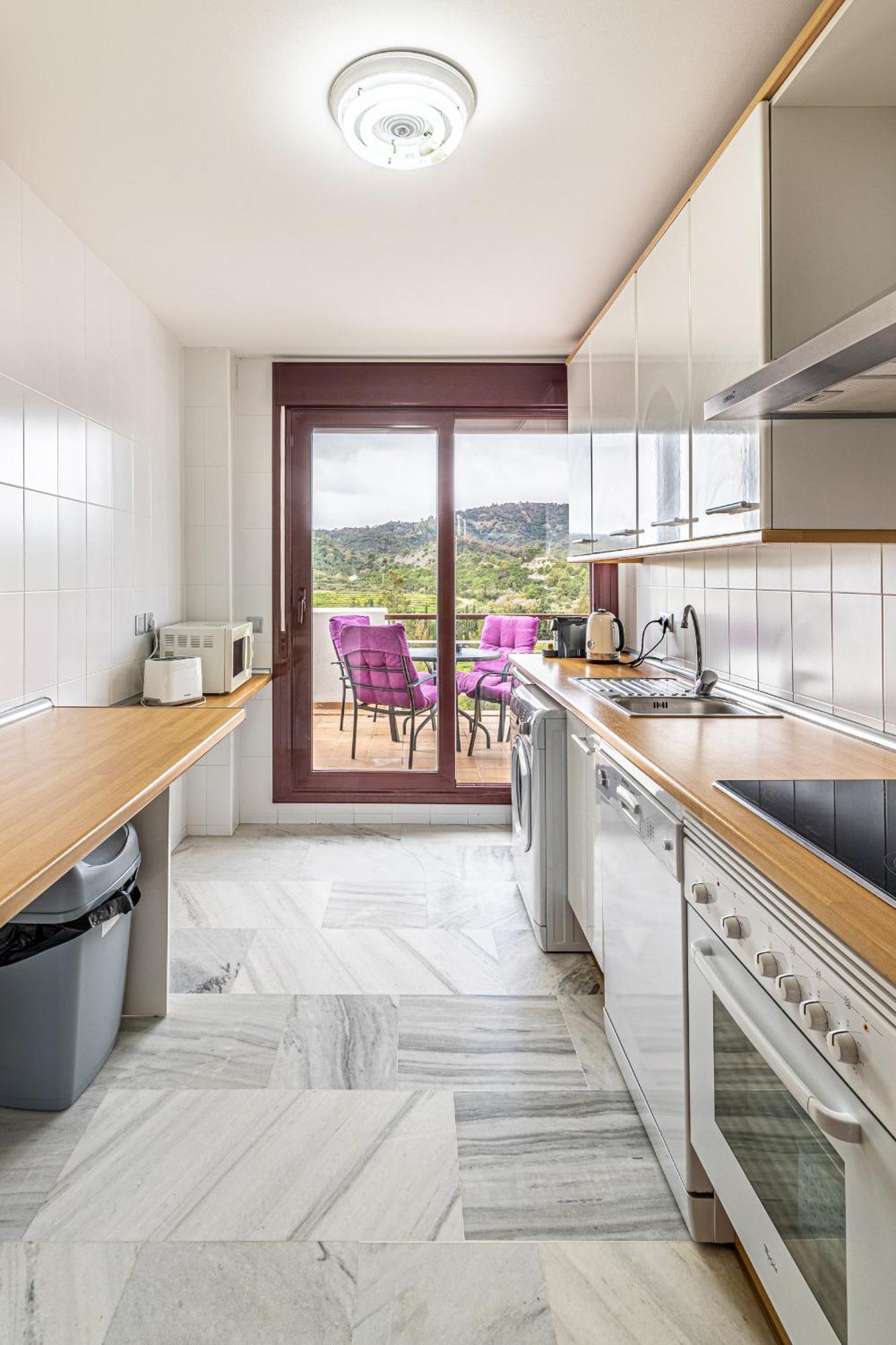 Rentitspain Charming Apartment: Parque Botanico & Country Club Estepona