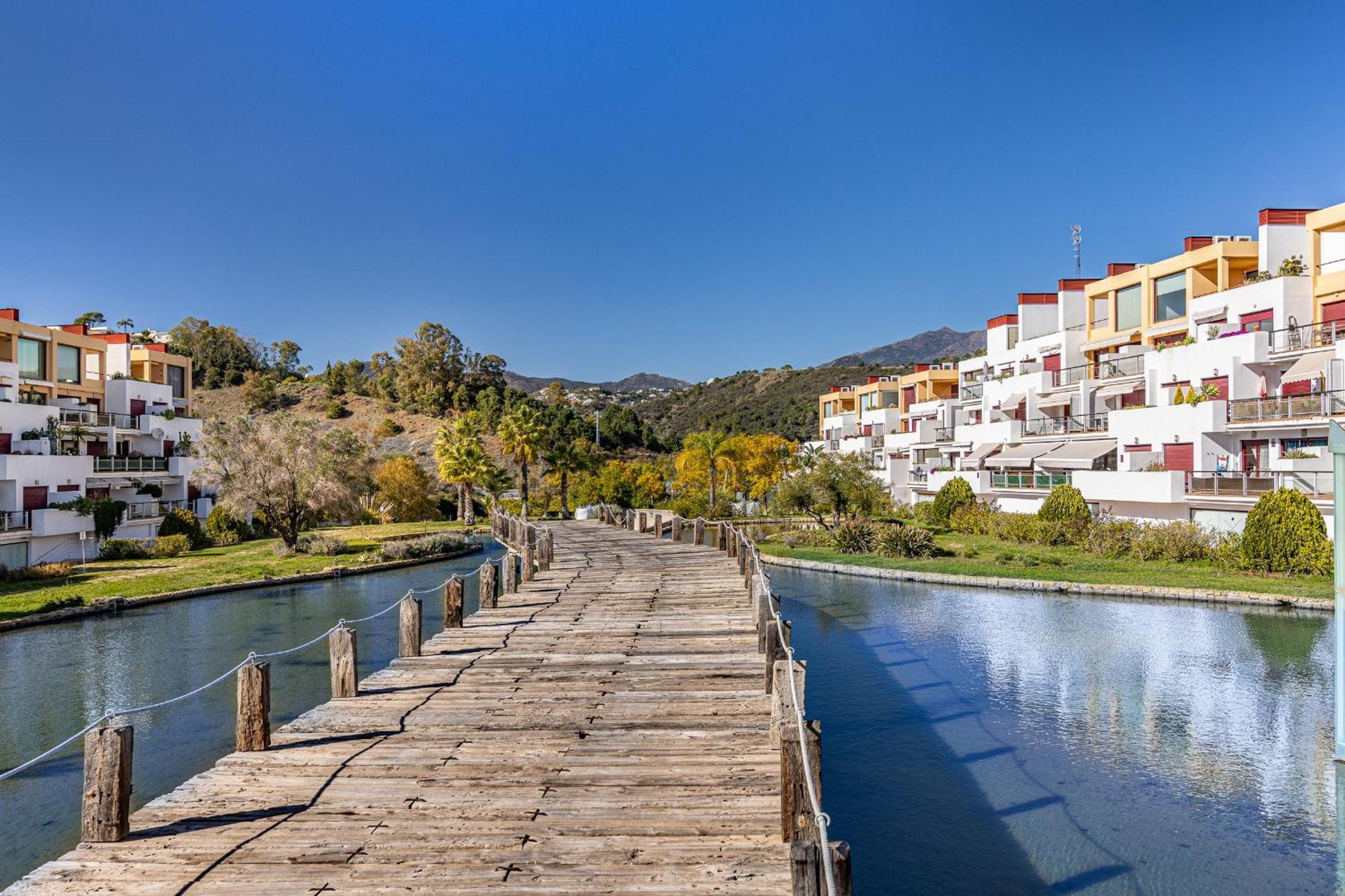 Rentitspain Charming Apartment: Parque Botanico & Country Club * Estepona