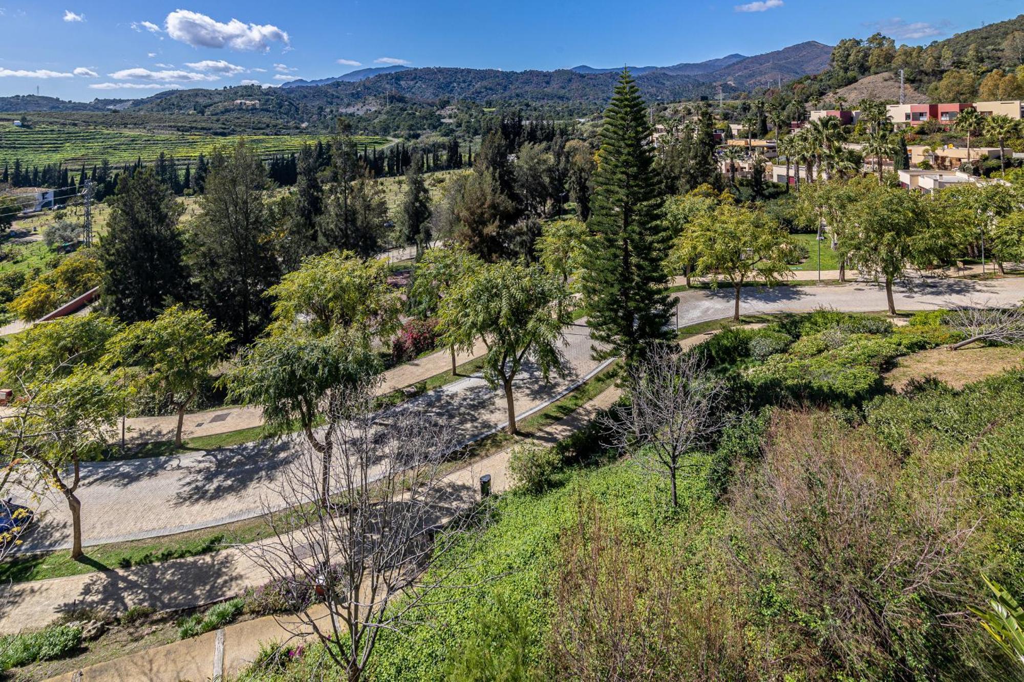 Rentitspain Charming Apartment: Parque Botanico & Country Club Estepona