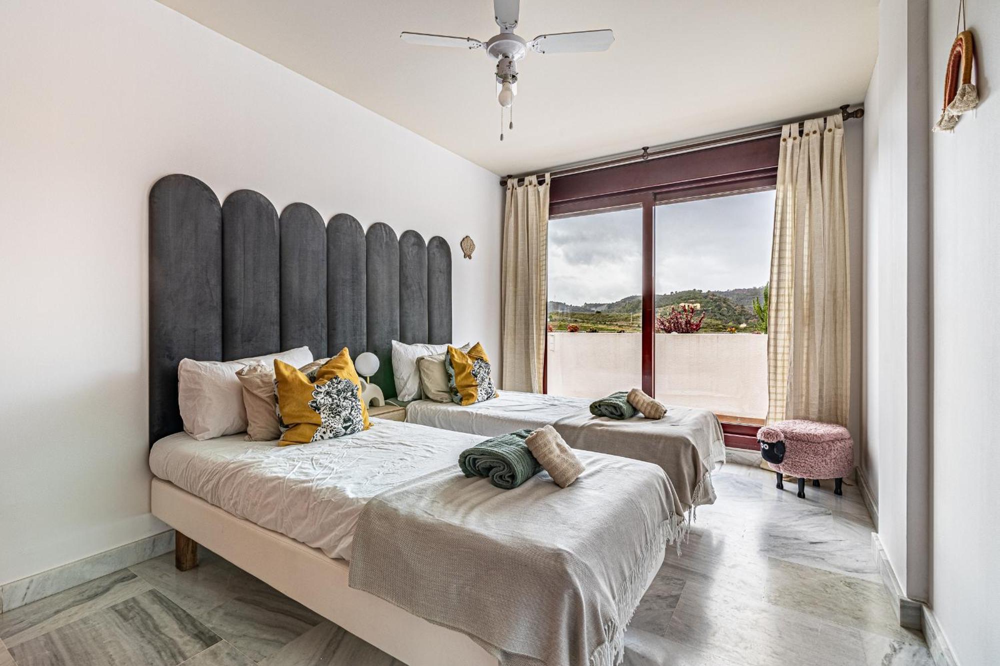 Rentitspain Charming Apartment: Parque Botanico & Country Club Apartment Estepona