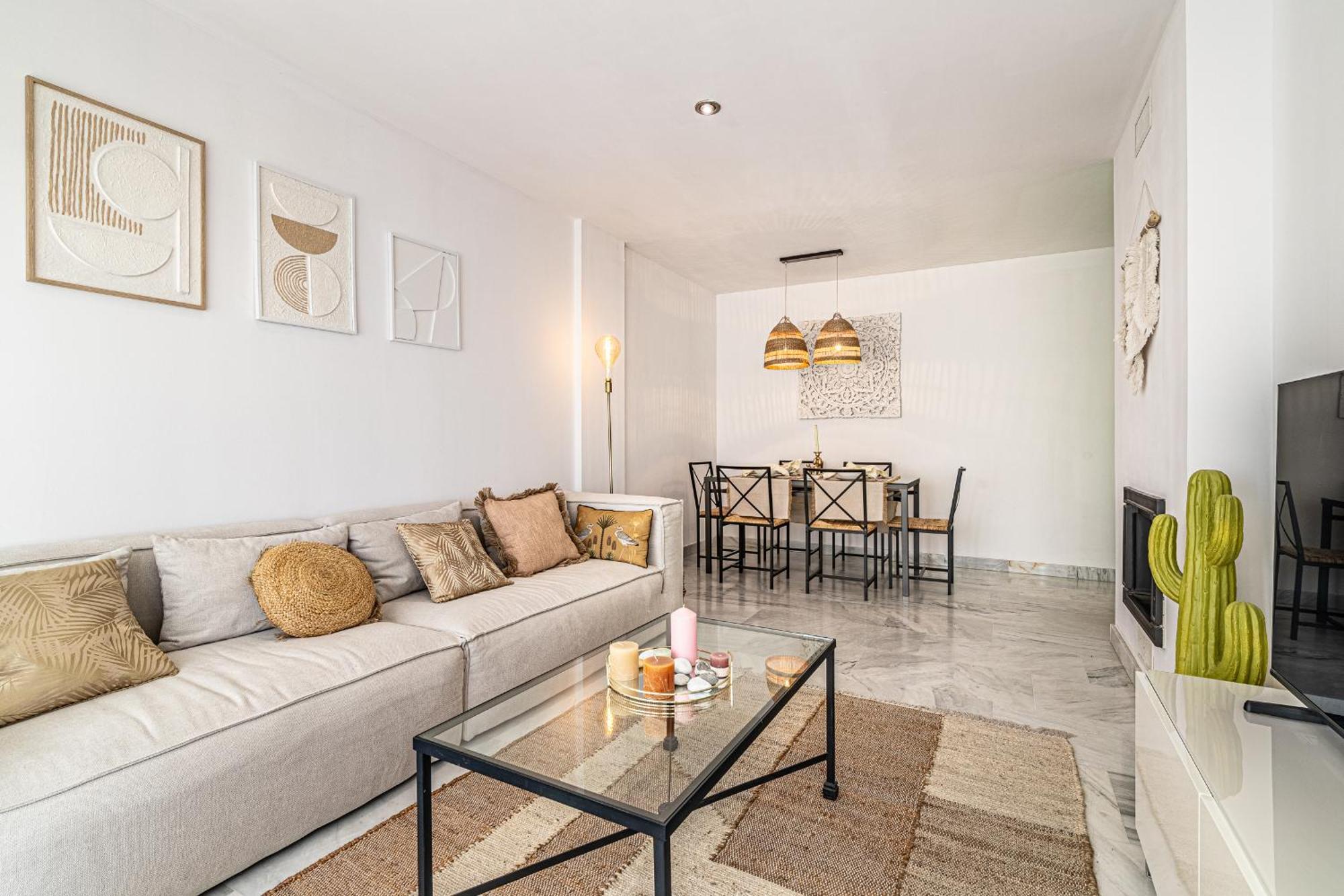 Rentitspain Charming Apartment: Parque Botanico & Country Club Estepona